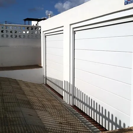La Avenida *
