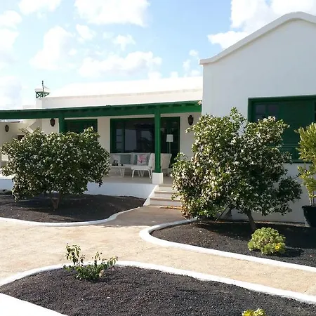 Villa La Avenida San Bartolomé