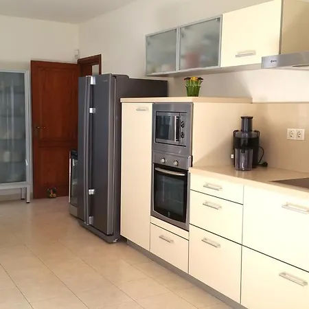 La Avenida Villa San Bartolomé