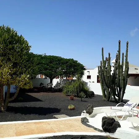 Villa La Avenida San Bartolomé