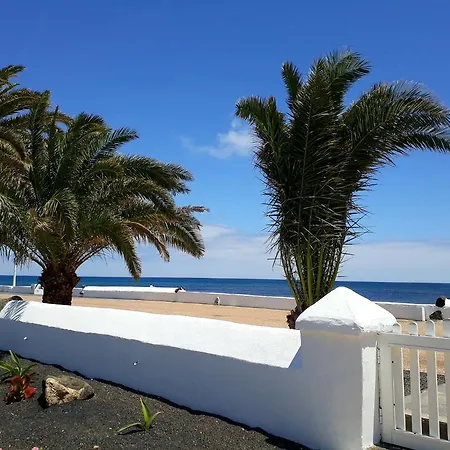La Avenida *